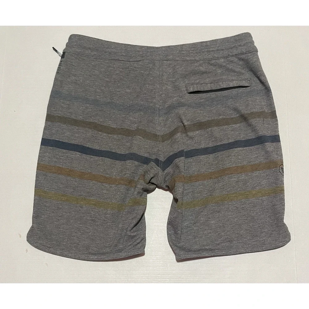 Vissla‎ Shorts Mens Small Gray Striped Knit Sofa Surfer 8